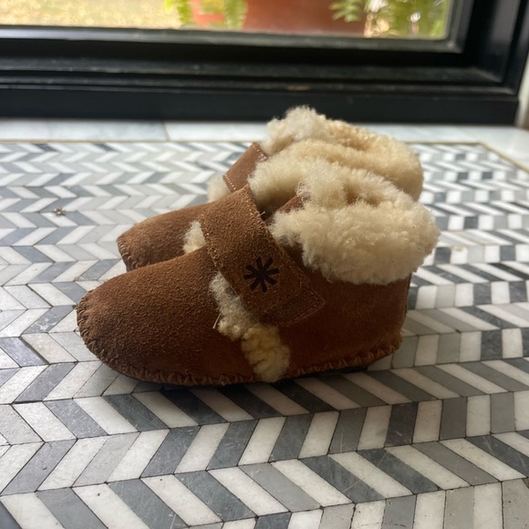 L.L. Bean Toddlers' Wicked Good Slippers - Picture 7 of 8